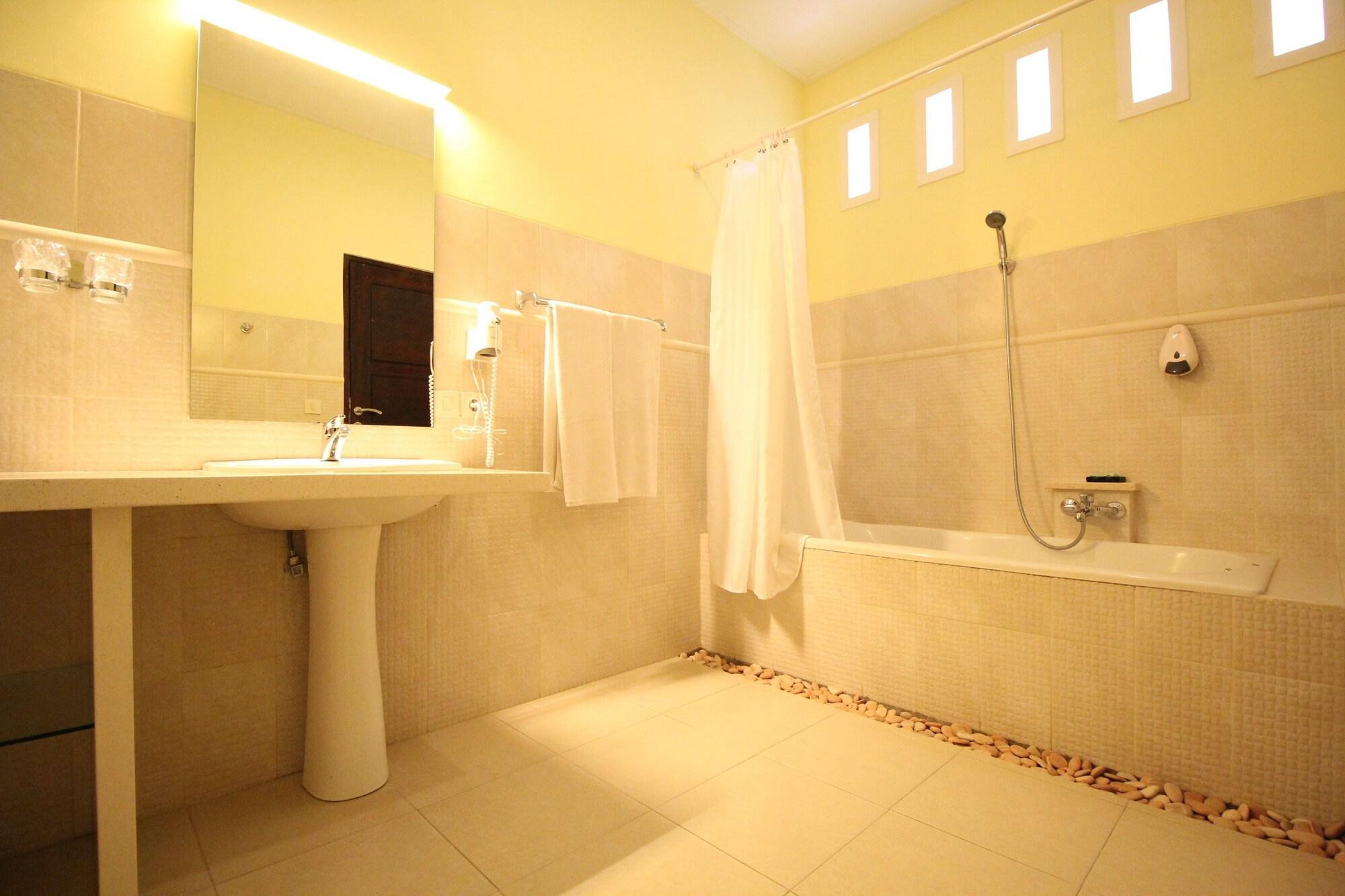 Rossa Garden Hotel Candi Dasa  Bagian luar foto